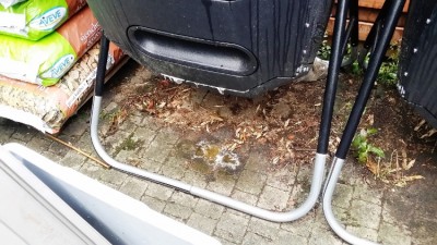 20150902_185401.jpg (354.23 KiB) 4962 keer bekeken Gaatjes onderaan hebben nut